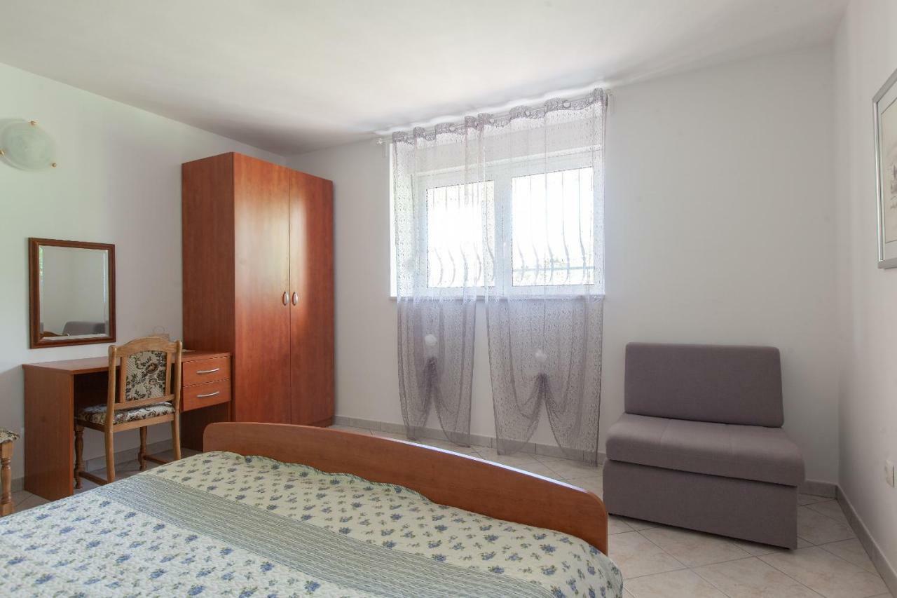 Apartments Cvjetni Dvori Makarska Exterior foto